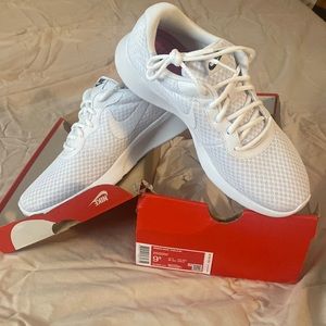 Womens Nike sneakers